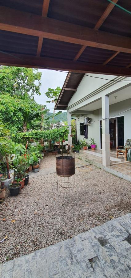 Casa para Venda - Florian�polis, S�o Jo�o do Rio Vermelho, 3 dormit&oacute;rios, 2 banheiros, 1 vaga