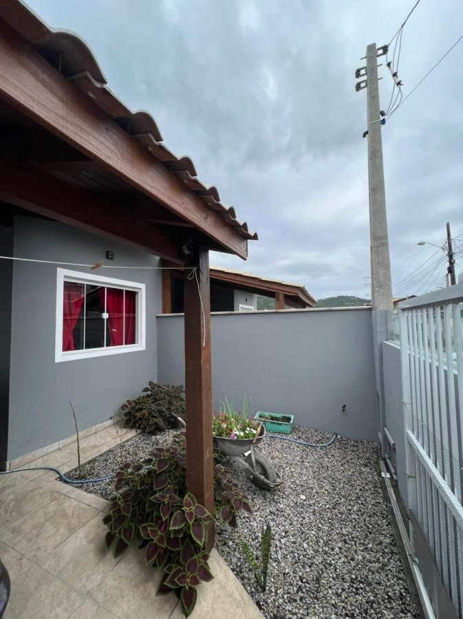 Casa para Venda - Florian�polis, S�o Jo�o do Rio Vermelho, 2 dormit&oacute;rios, 2 banheiros, 1 vaga